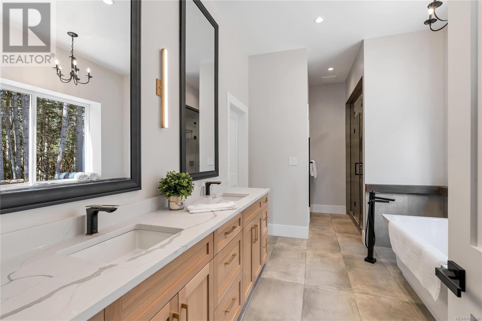  6707 Willis Point Road, Central Saanich
