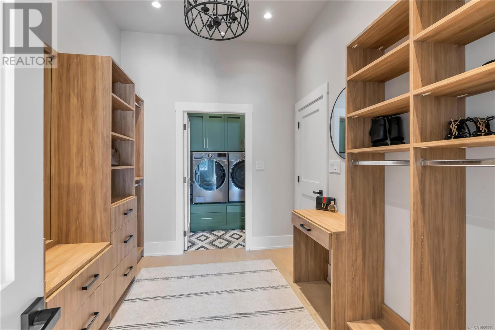  6707 Willis Point Road, Central Saanich