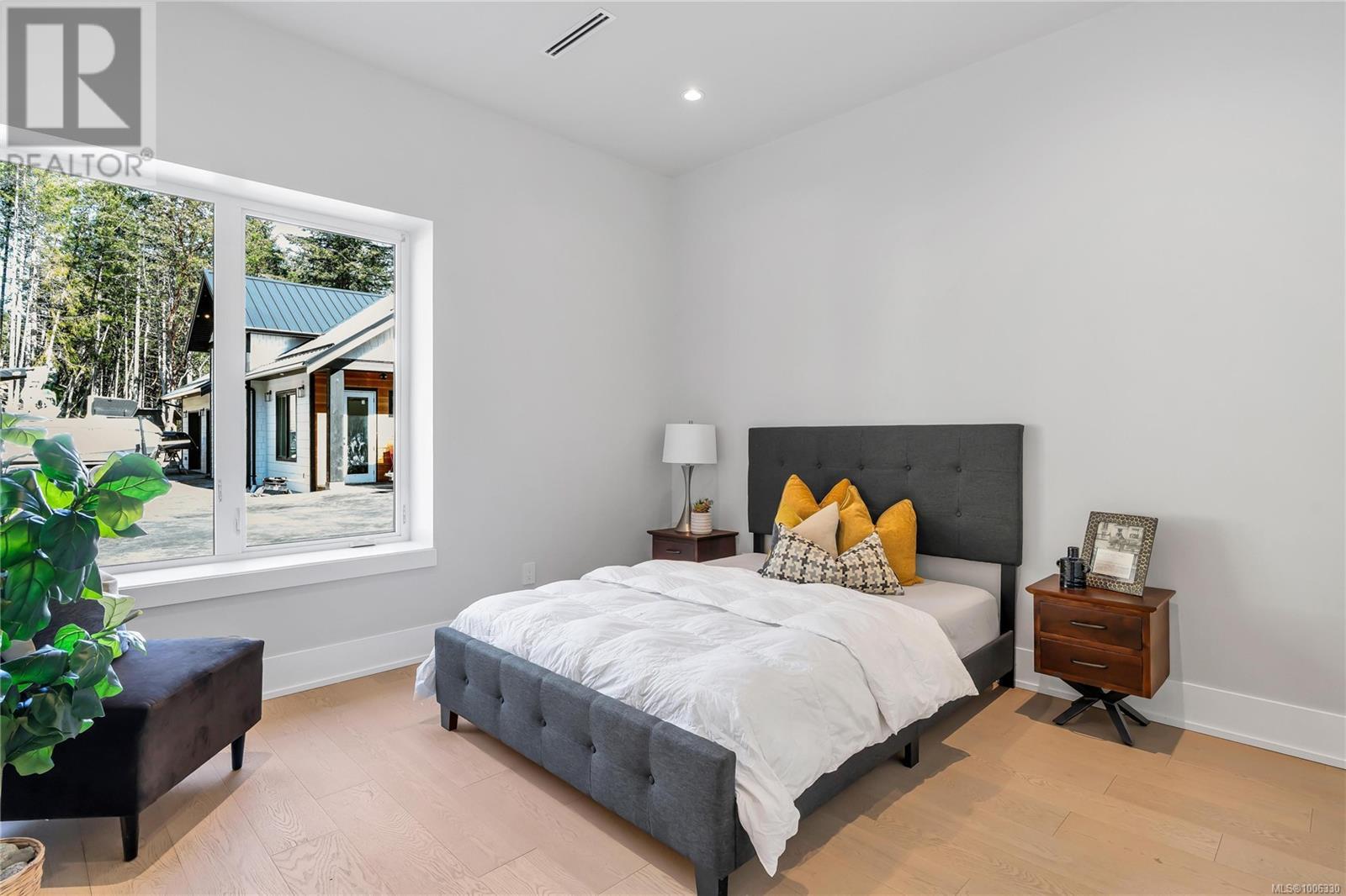  6707 Willis Point Road, Central Saanich