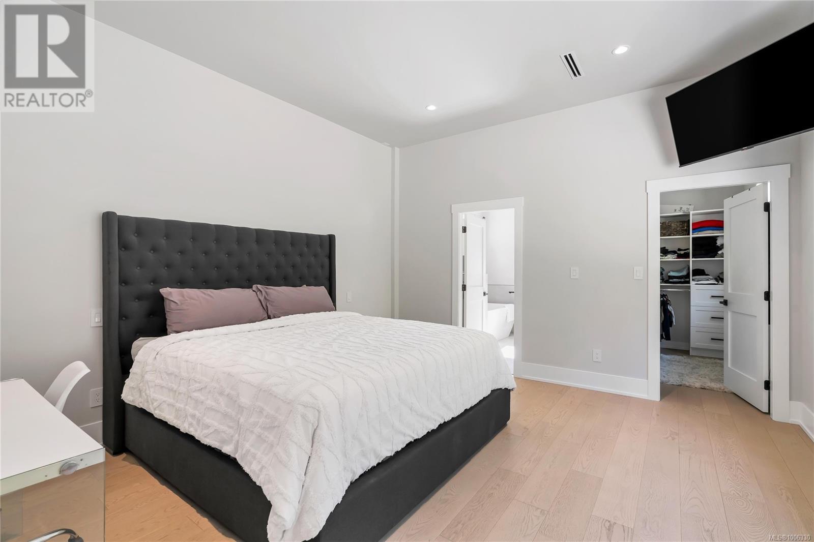  6707 Willis Point Road, Central Saanich