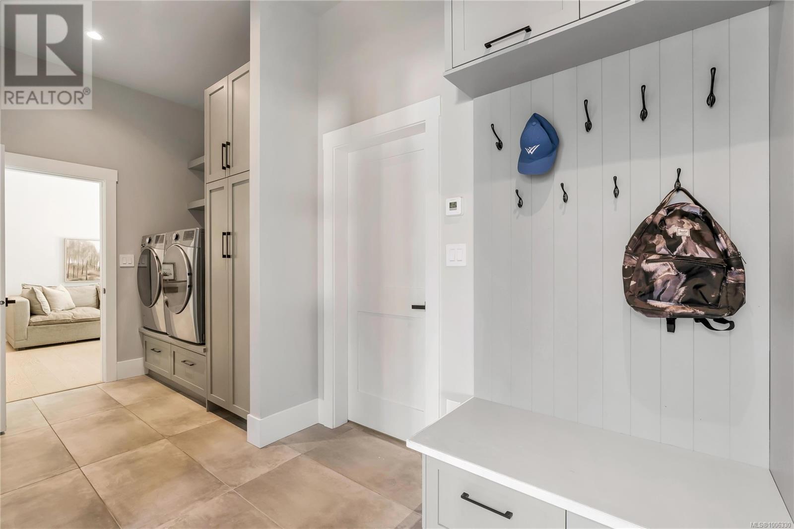  6707 Willis Point Road, Central Saanich
