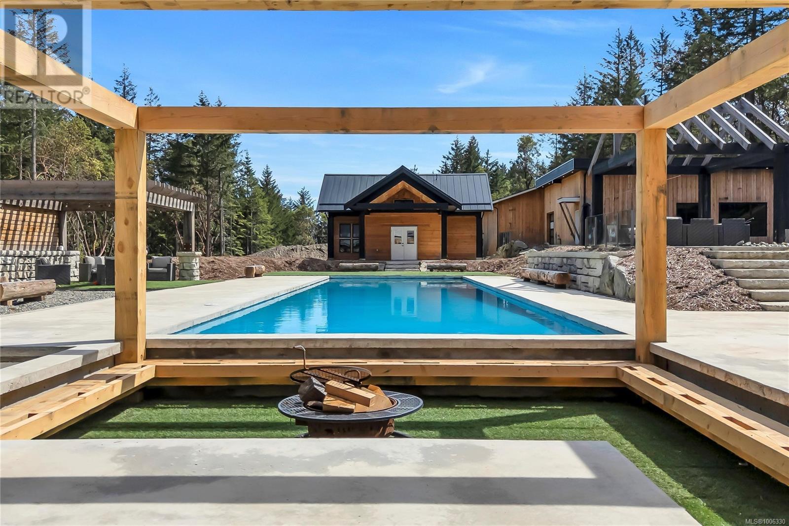  6707 Willis Point Road, Central Saanich