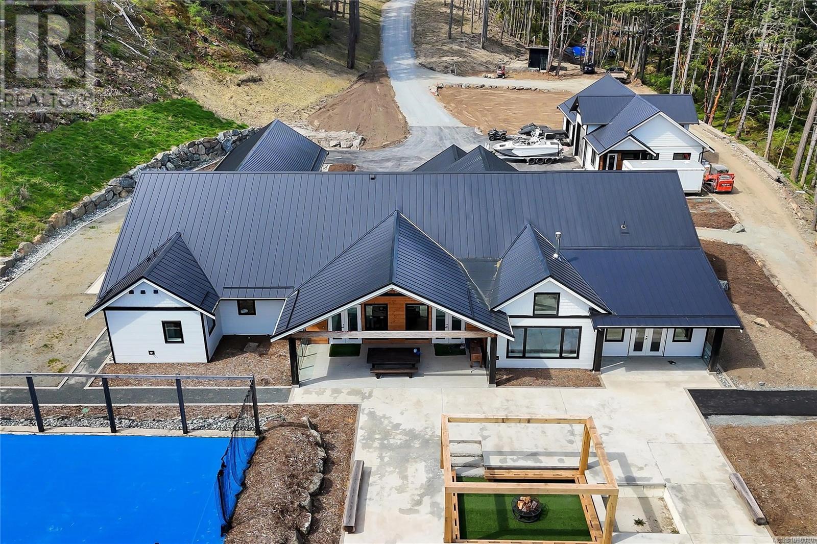  6707 Willis Point Road, Central Saanich