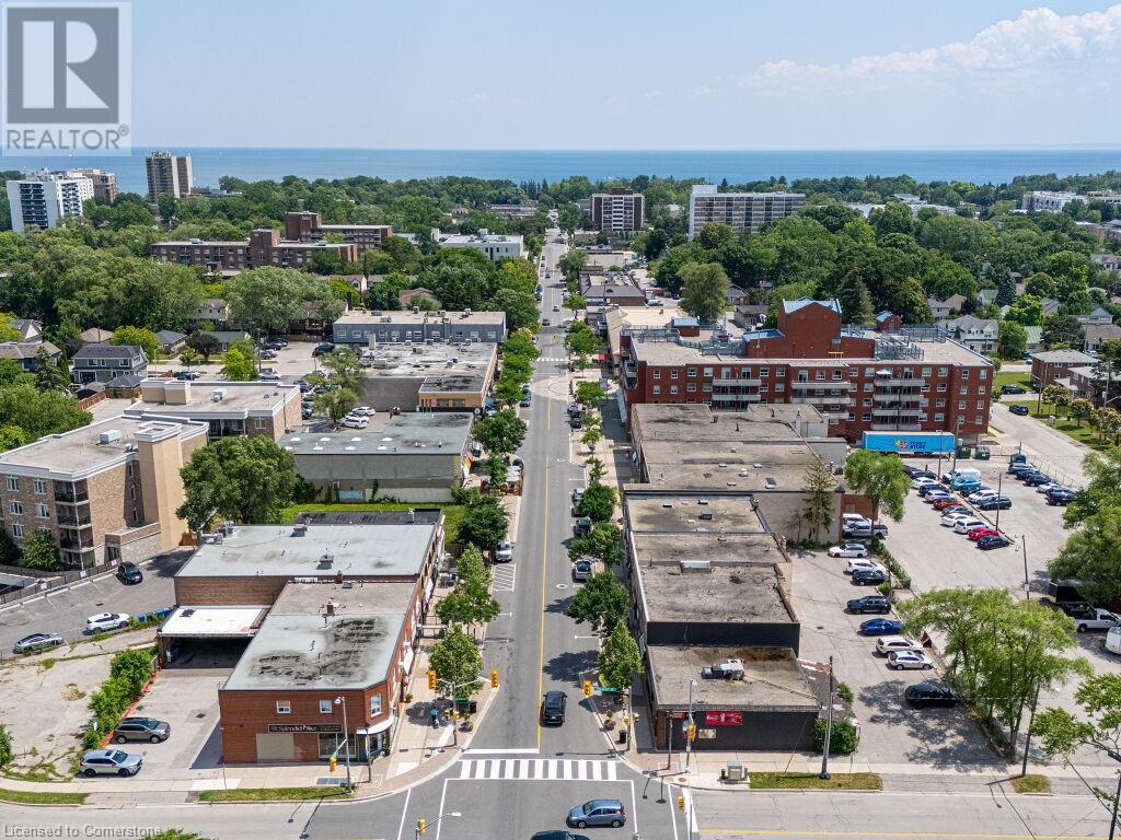 Photo 42 of 63 Washington Avenue, Oakville ON