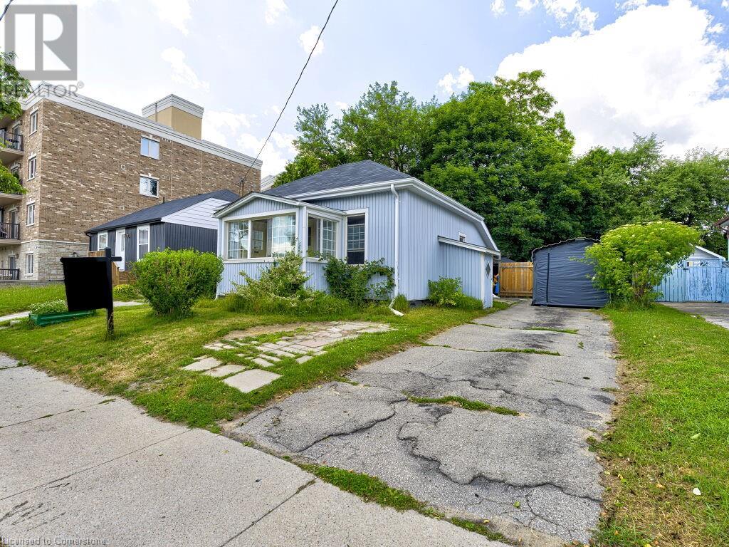 Photo 8 of 63 Washington Avenue, Oakville ON