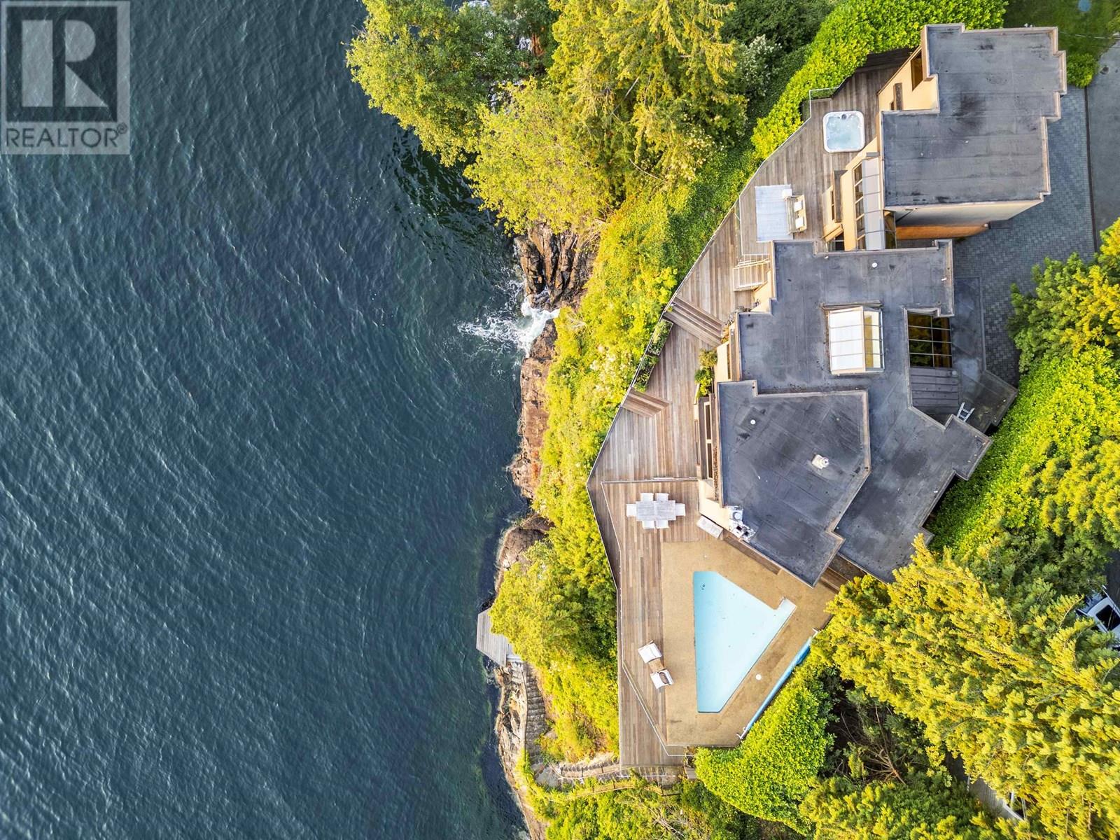 8275 PASCO ROAD, West Vancouver