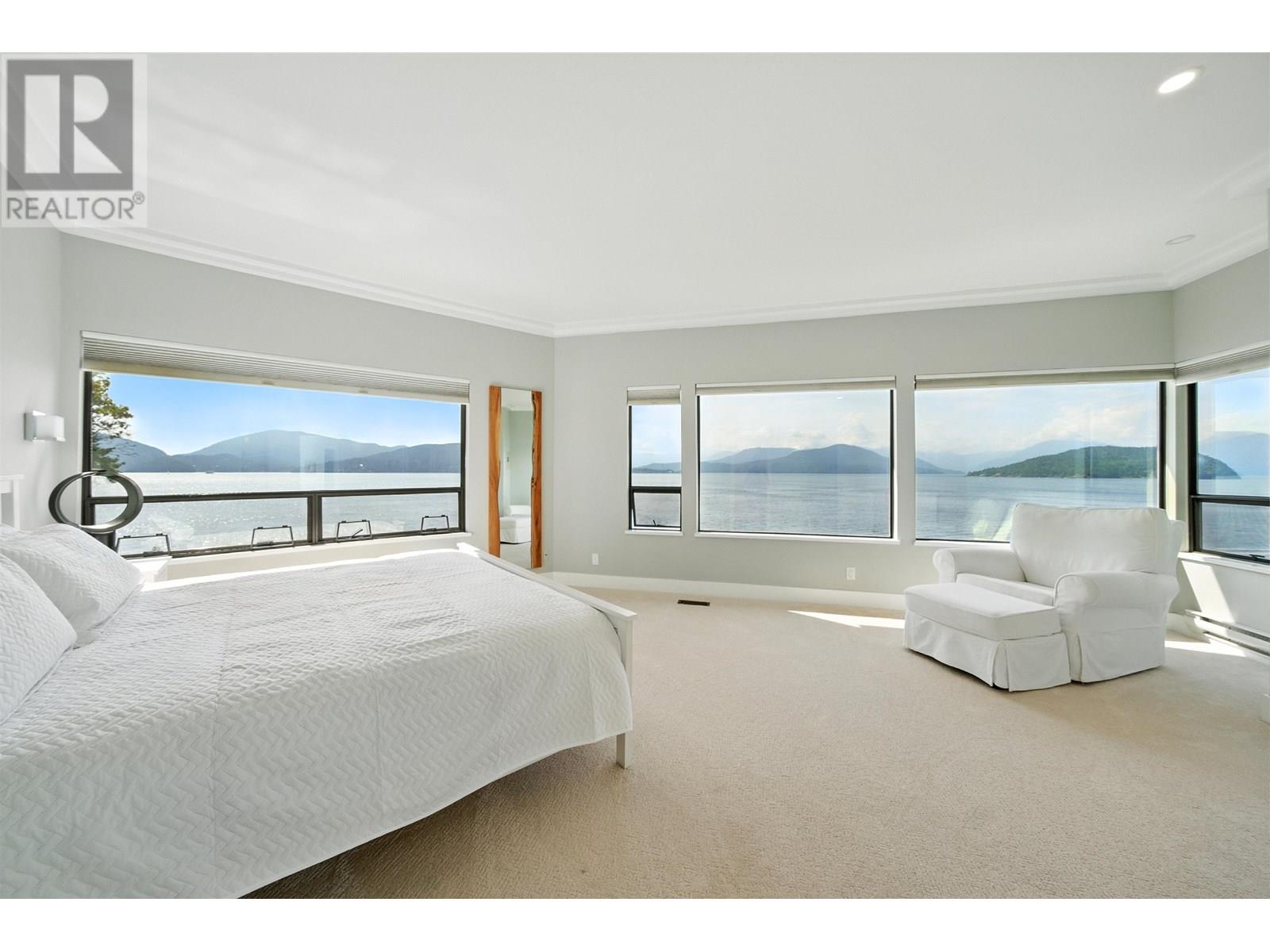 8275 PASCO ROAD, West Vancouver