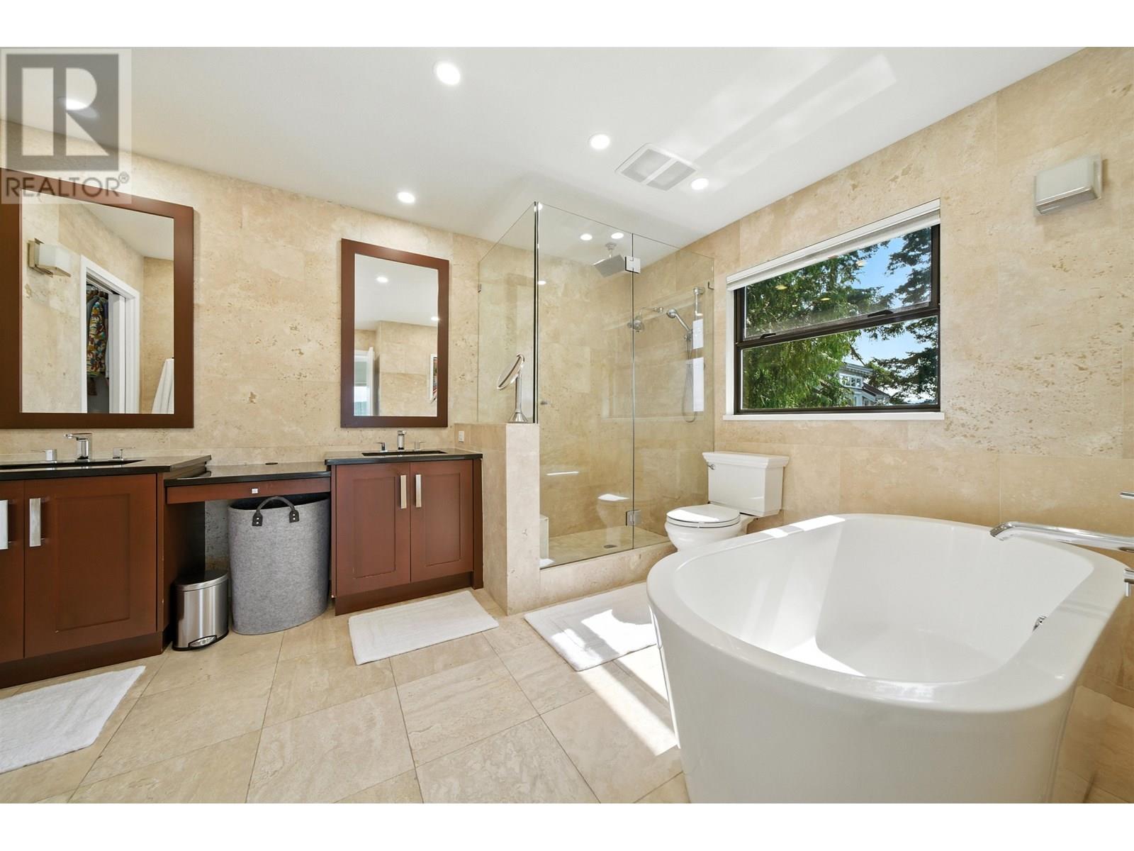 8275 PASCO ROAD, West Vancouver