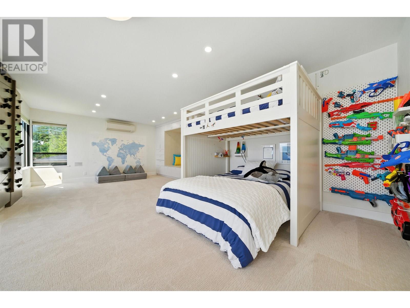 8275 PASCO ROAD, West Vancouver