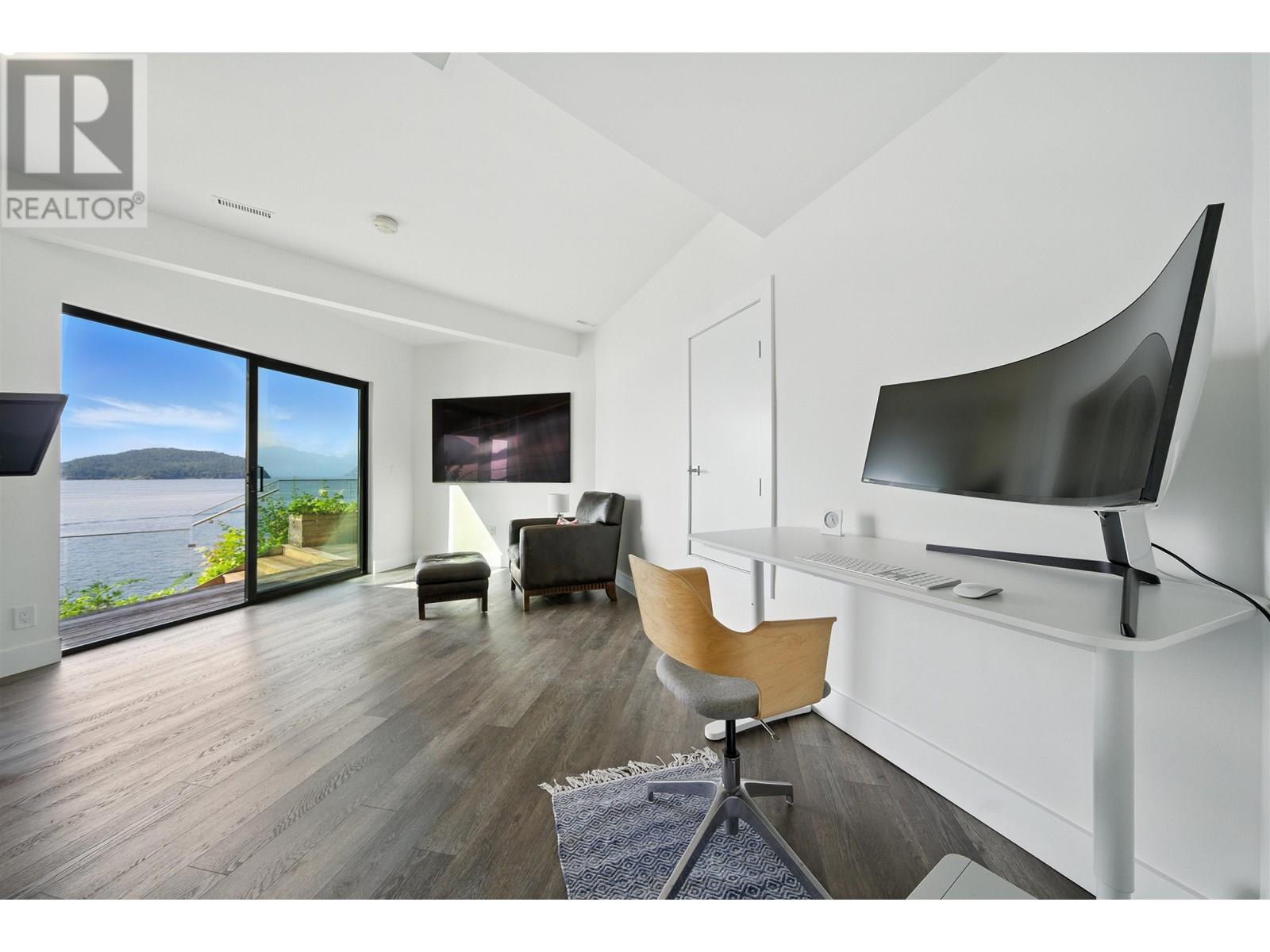 8275 PASCO ROAD, West Vancouver