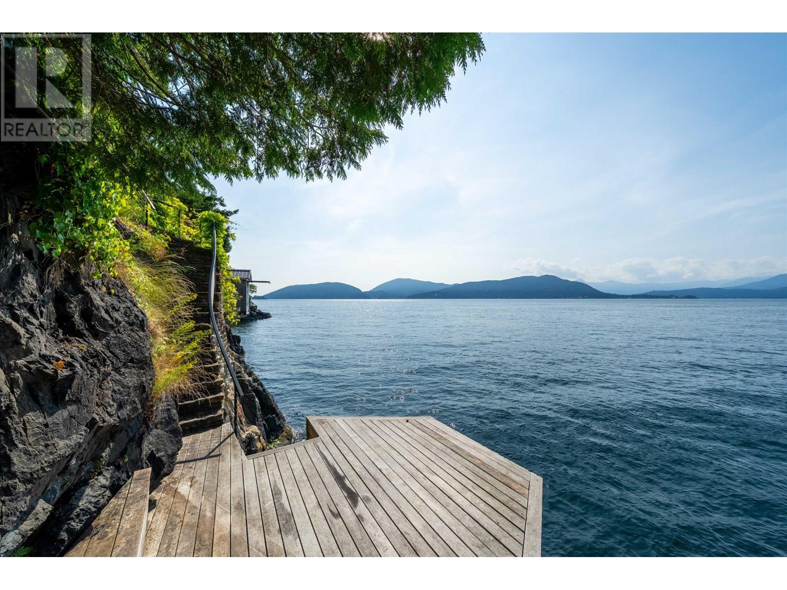 8275 PASCO ROAD, West Vancouver
