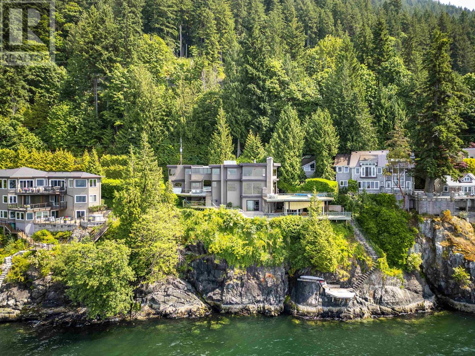 8275 PASCO ROAD, West Vancouver