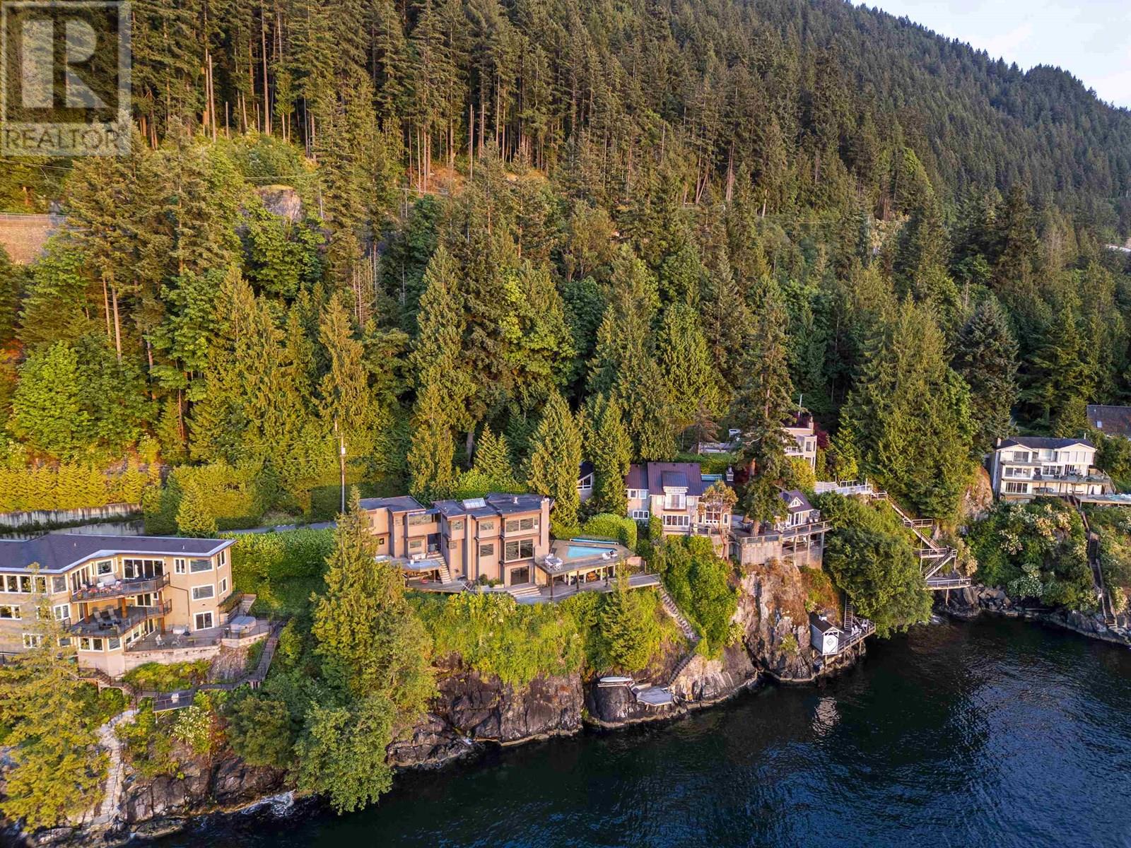 8275 PASCO ROAD, West Vancouver