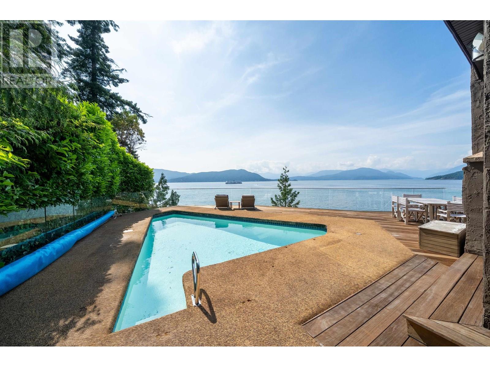 8275 PASCO ROAD, West Vancouver