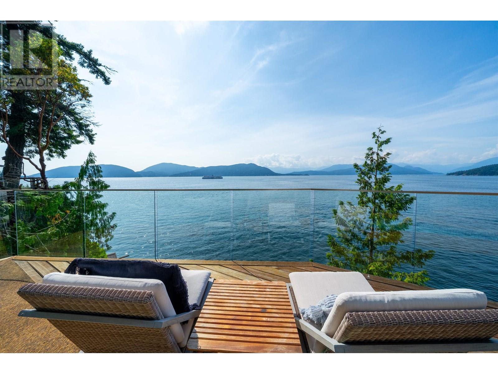 8275 PASCO ROAD, West Vancouver