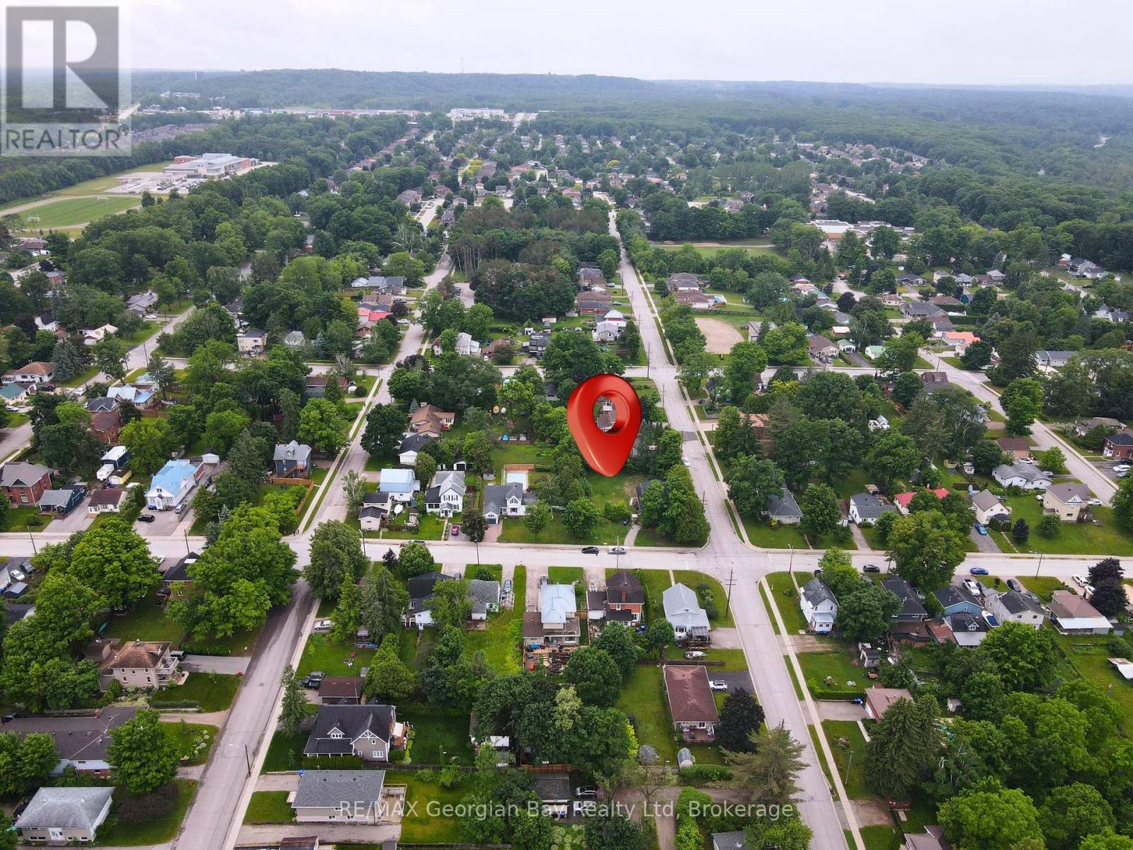 Photo 4 of 192 Seventh Street, Midland ON