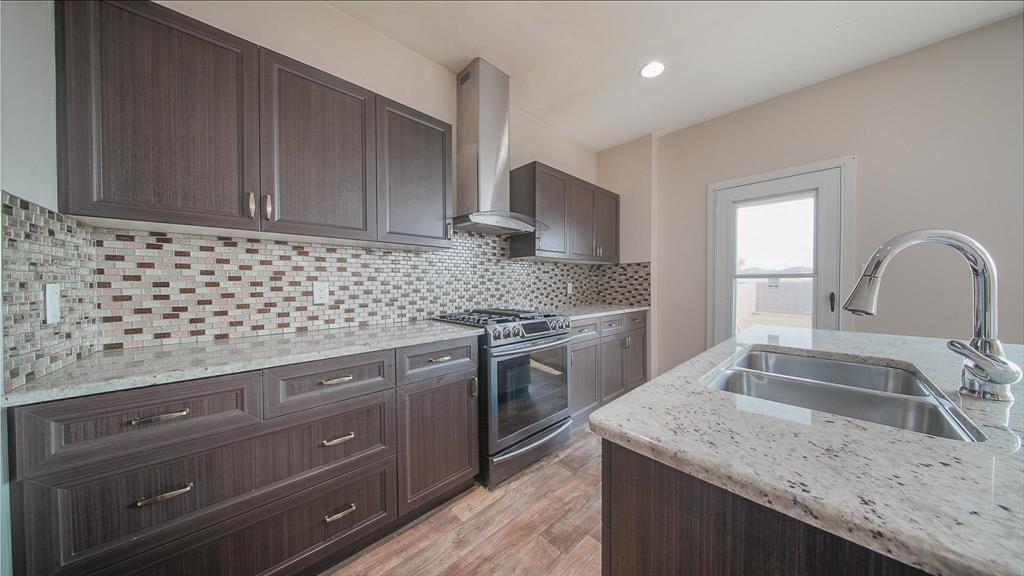 Photo 13 of 53 Wapta Crescent, Winnipeg MB