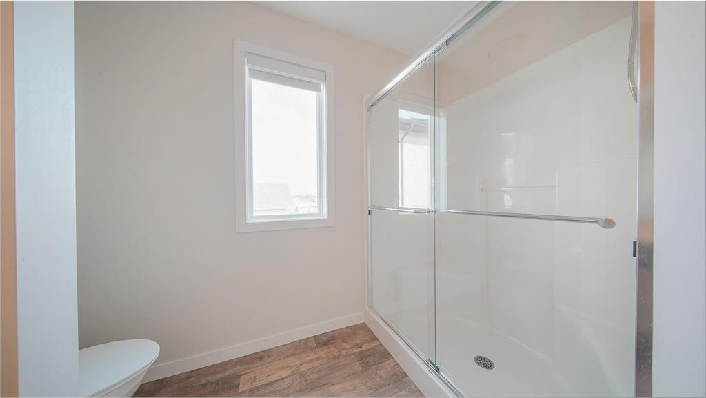 Photo 2 of 53 Wapta Crescent, Winnipeg MB
