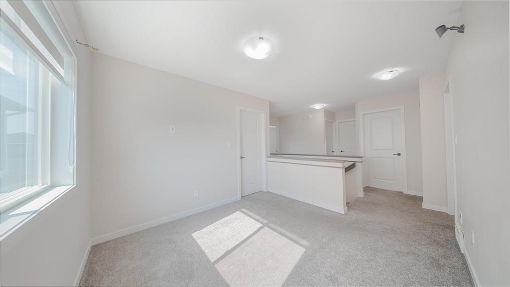 Photo 36 of 53 Wapta Crescent, Winnipeg MB