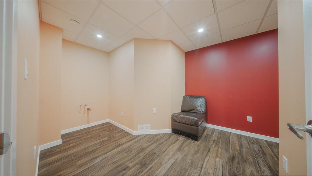 Photo 45 of 53 Wapta Crescent, Winnipeg MB