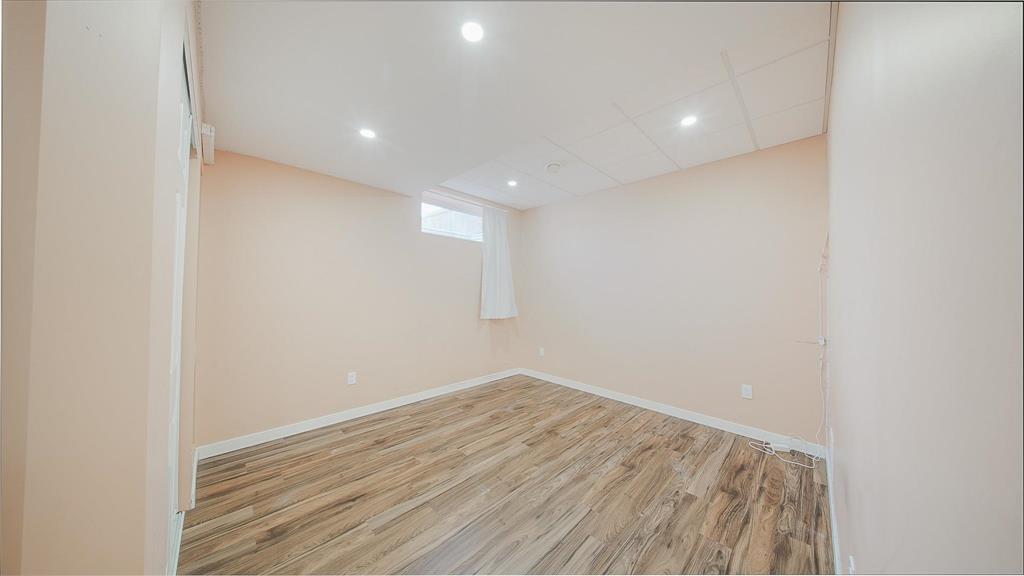 Photo 40 of 53 Wapta Crescent, Winnipeg MB