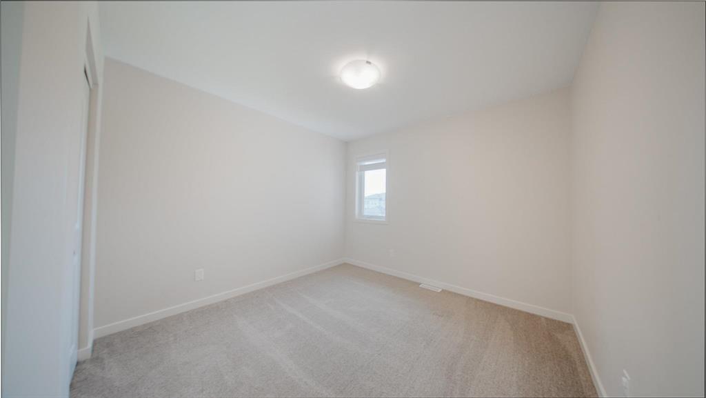 Photo 23 of 53 Wapta Crescent, Winnipeg MB