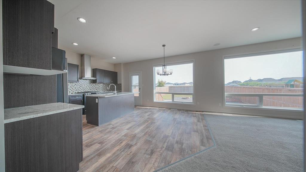 Photo 4 of 53 Wapta Crescent, Winnipeg MB