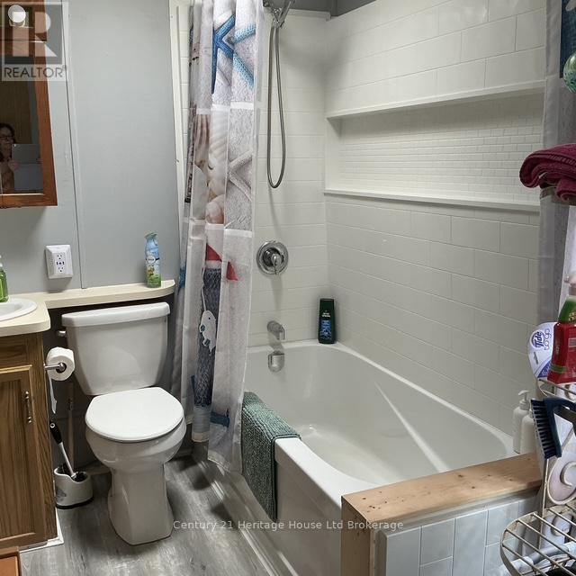 Single Family House for Sale in  WHYLIE   OXFORD  HIGHWAY East Zorra-Tavistock (Hidden Valley) 