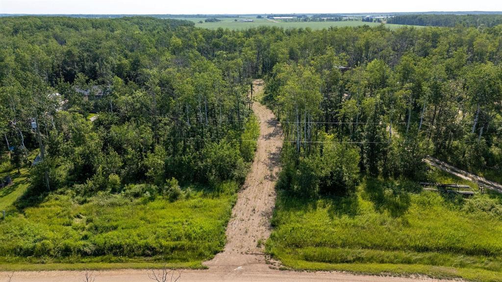 Photo 2 of 337 East Lakeshore Road, St Malo MB
