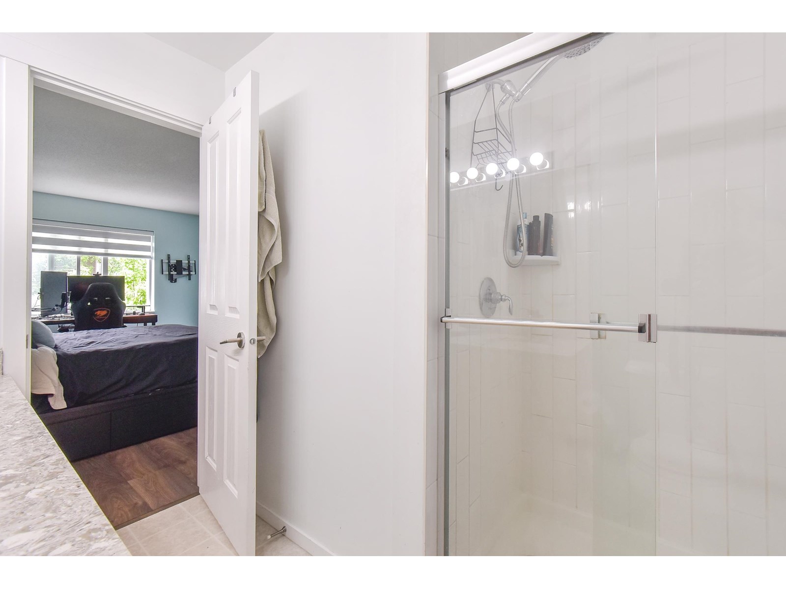Photo 18 of 36 15155 62 A Avenue, Surrey BC