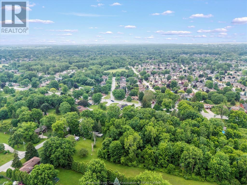 Photo 36 of 1530 Sprucewood, Lasalle ON