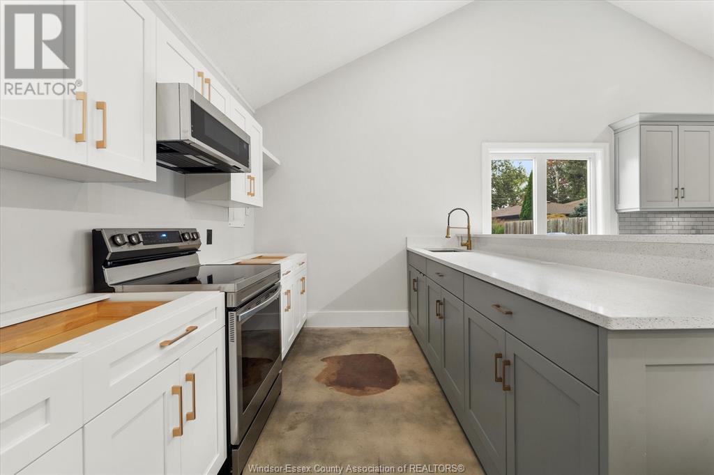 Photo 9 of 1530 Sprucewood, Lasalle ON