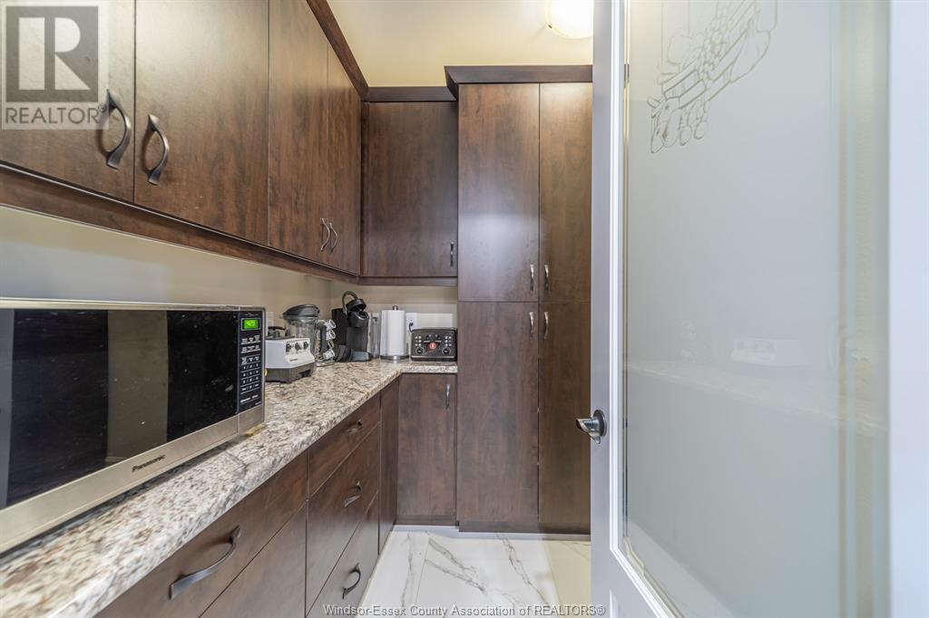 Photo 11 of 3000 South Talbot, Tecumseh ON