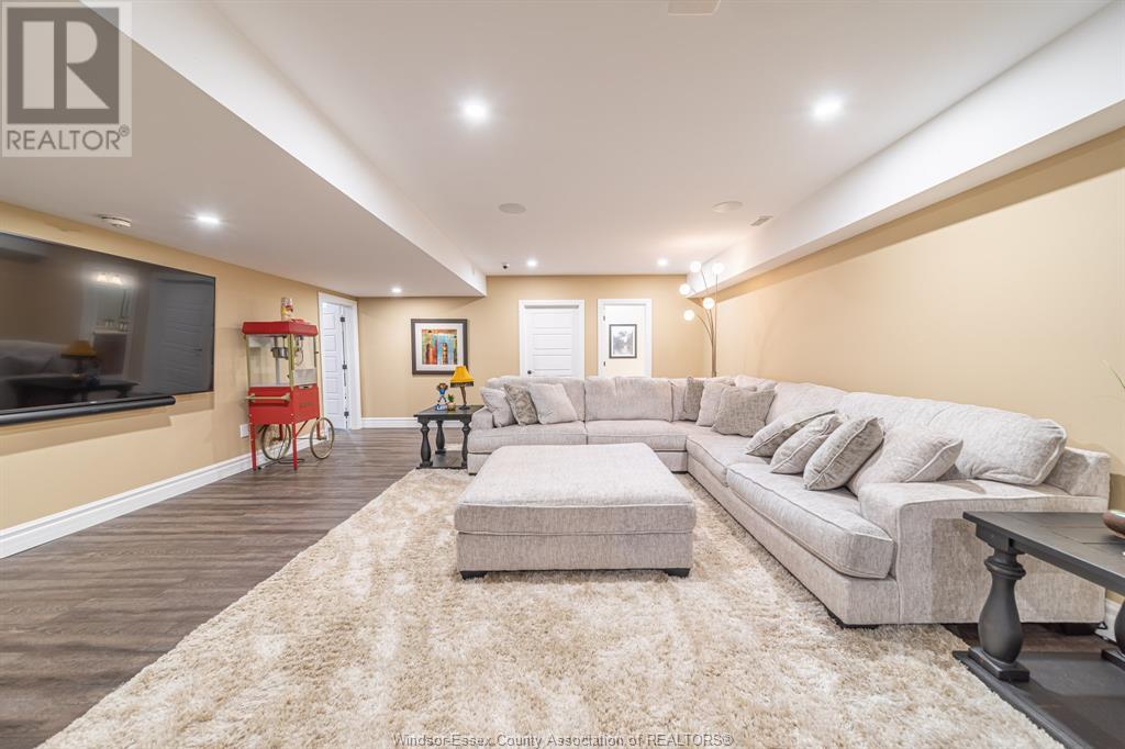 Photo 23 of 3000 South Talbot, Tecumseh ON