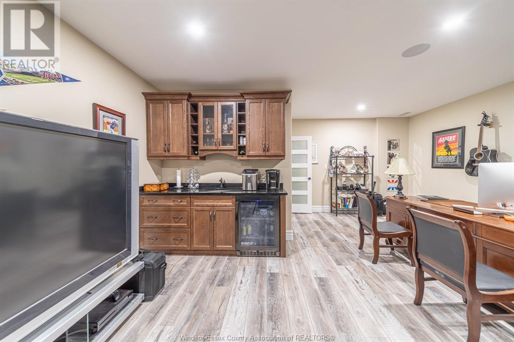Photo 24 of 3000 South Talbot, Tecumseh ON