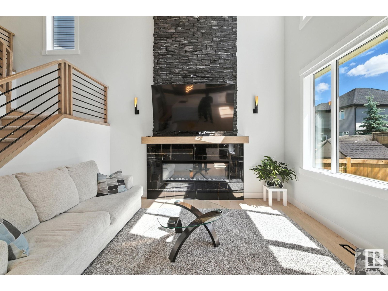 Photo 5 of 53 Autumnwood Cr, Spruce Grove AB