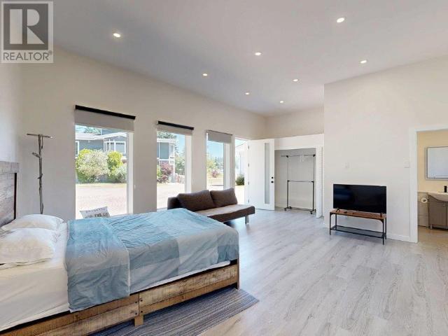 10219 DOUGLAS BAY ROAD, Powell River