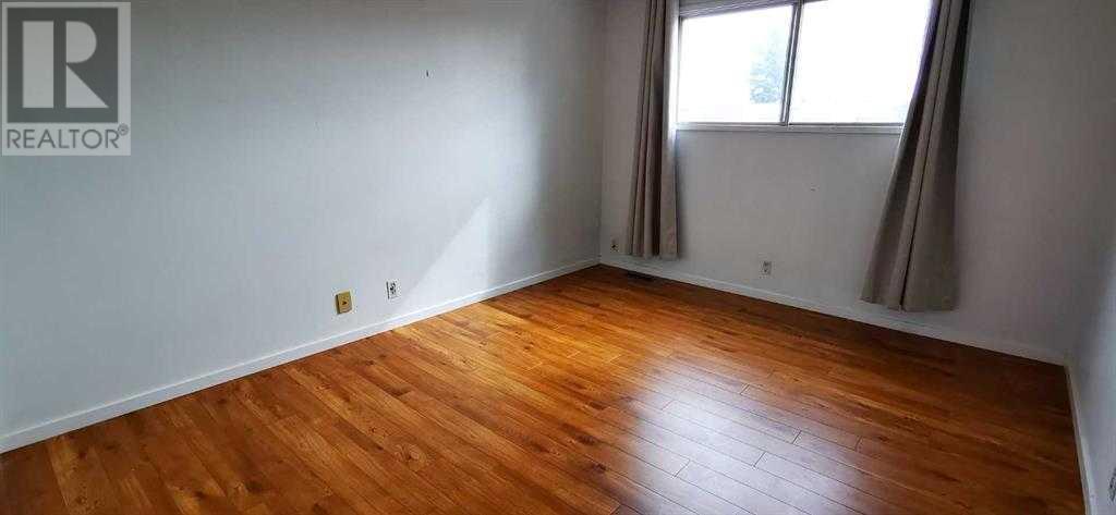Single Family House for Sale in    Street NE Thorncliffe Calgary 