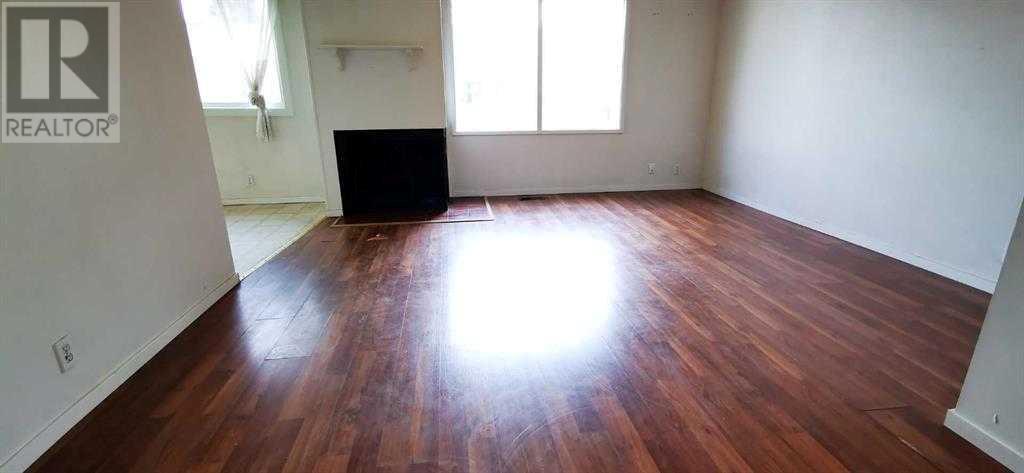 Single Family House for Sale in    Street NE Thorncliffe Calgary 