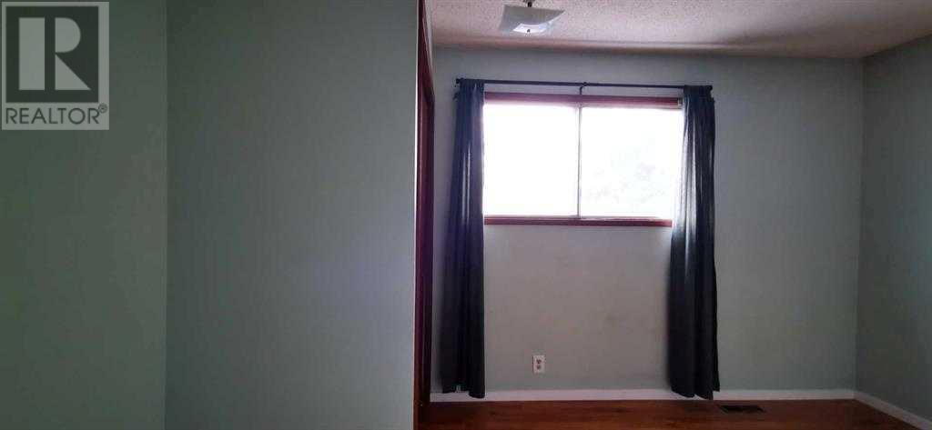 Single Family House for Sale in    Street NE Thorncliffe Calgary 