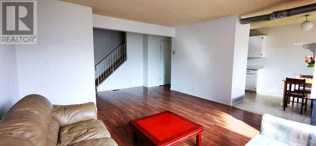 Single Family House for Sale in    Street NE Thorncliffe Calgary 