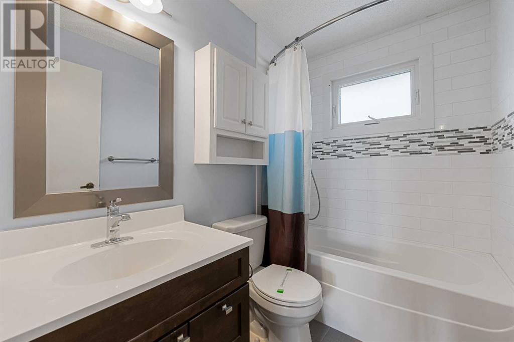 Single Family House for Sale in  Scenic Way NW Scenic Acres Calgary 
