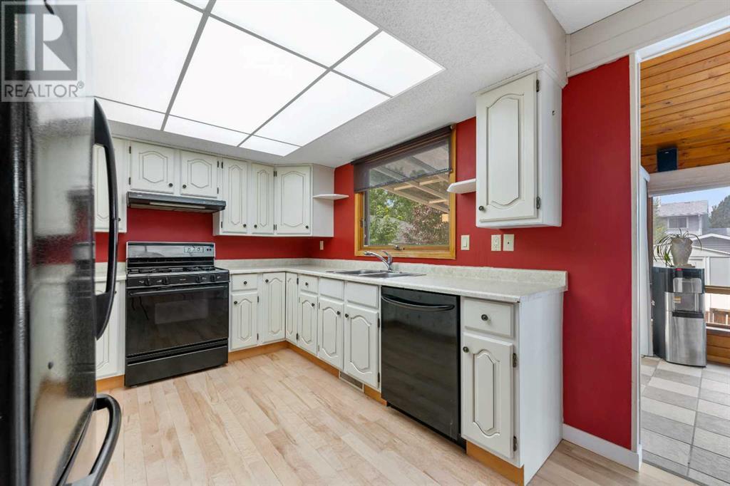 Single Family House for Sale in  Scenic Way NW Scenic Acres Calgary 
