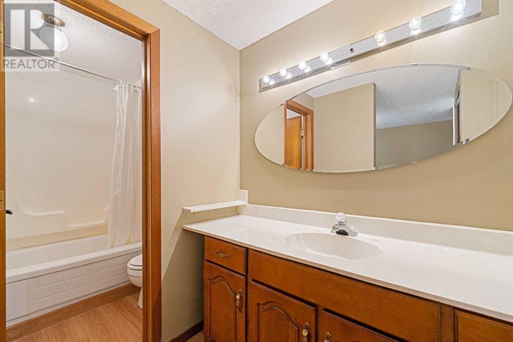 Single Family House for Sale in  Scenic Way NW Scenic Acres Calgary 