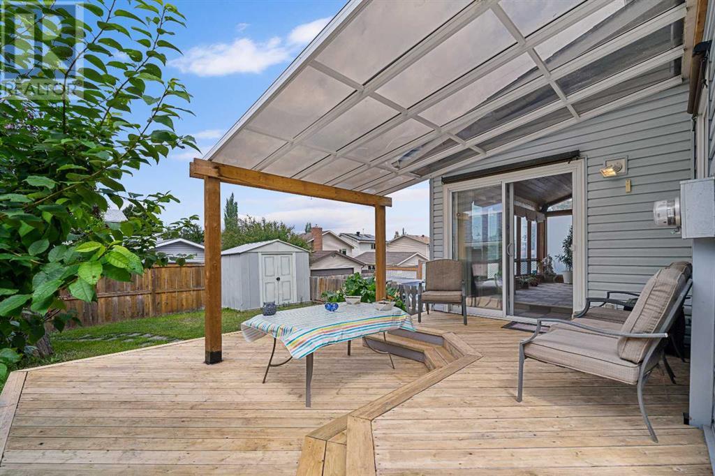 Single Family House for Sale in  Scenic Way NW Scenic Acres Calgary 