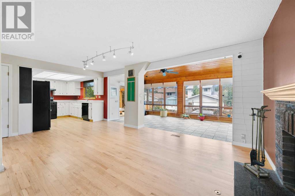 Single Family House for Sale in  Scenic Way NW Scenic Acres Calgary 