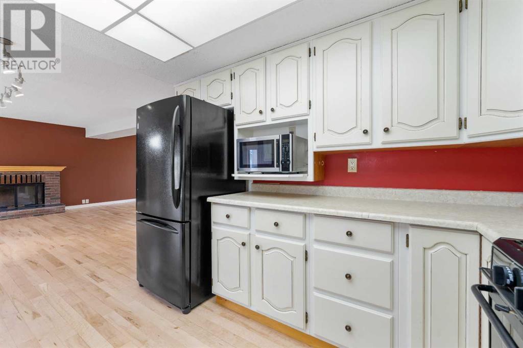 Single Family House for Sale in  Scenic Way NW Scenic Acres Calgary 