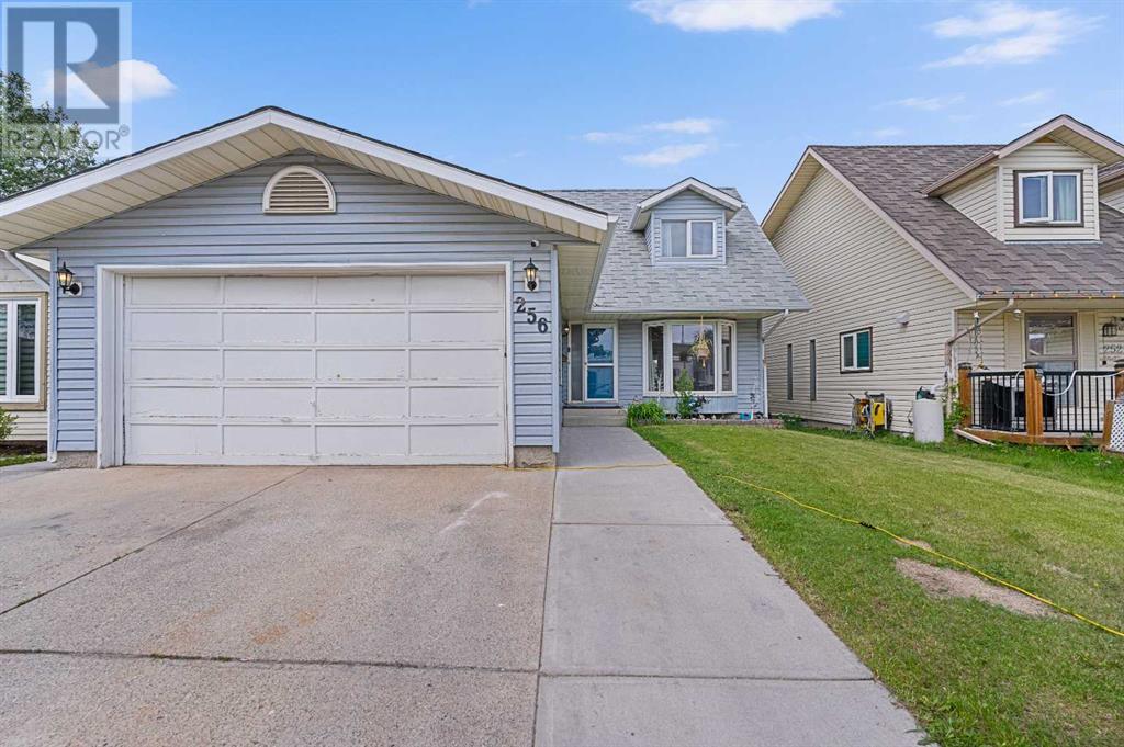 Single Family House for Sale in  Scenic Way NW Scenic Acres Calgary 
