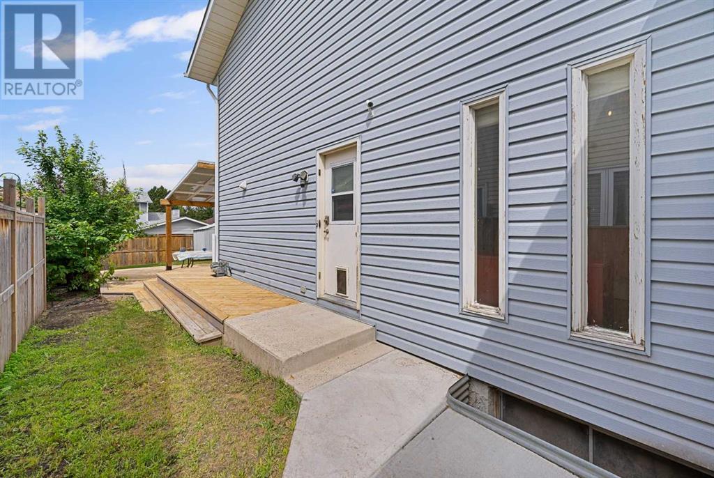 Single Family House for Sale in  Scenic Way NW Scenic Acres Calgary 