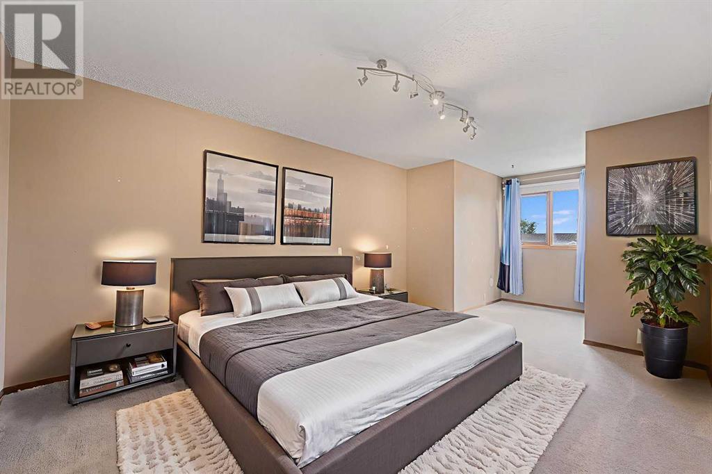 256 Scenic Way NW, Calgary, Alberta
